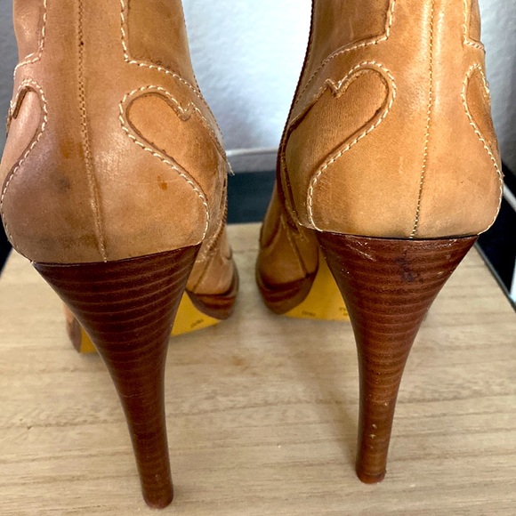 Women’s BCBGeneration Wartol Open-Toed Heel Bootie - Picture 3 of 7